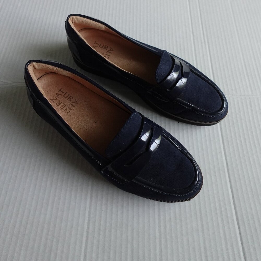 Naturalizer Navy Blue Faux Suede Penny Loafers 7W Comfortable Lightweight - Picture 2 of 4